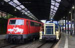 261 671-2 von der Aggerbahn steht in Aachen-Hbf mit drei alten Personenwagen als Sonderzug aus Gelsenkirchen-Zoo nach Aachen-Schanz zum Aachener-Weihnachtsmarkt.