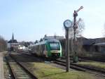 Ausfahrt eines Lint 41 der Vectus Verkehrsgesellschaft nach Limburg/Lahn aus dem Bahnhof Altenkirchen/Westerwald am 24.02.2006 um 10.56 Uhr.
