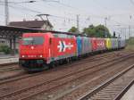 Ein bunter Lokzug,bestehen aus der HGK 185 631,RSB Logistic 185 526,HGK 185 585,RheinCargo 119 004 und am Schluß 145 097 von der HGK, rangierten am 23.Mai 2015,in Angermünde.