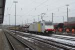 185 637-6 von PCT Altmann fhrt am 20. Februar 2013 mit einem Autotransportzug in Ansbach ein.