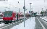 Ansbach, Blick nach Westen: Am 14.12.12 war der neue 76 cm hohe Bahnsteig zwischen Gleis 1 und 25 in Betrieb. Da die neuen Triebwagen noch nicht zur Verfügung stehen, mussten aber X-Wagen-Züge mit 1 Meter Fußbodenhöhe aushelfen.