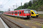 DB 420 423-6 und HLB 640 107-8 stehen in Au(Sieg) abgestellt.