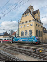 101 042  Ecophant  schiebt am 13. April 2018 den EC 216 Graz - Saarbrücken aus dem Hauptbahnhof Augsburg.
