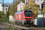 159 240-1 der DB Cargo beim Rangieren aus dem Bahnpark Augsburg an der Morellstraße am 22.10.2023