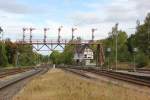 Zum 300. Bild hier auf bahnbilder.de mal ein bisschen  Romantik : die Formsignal-Brcke in Bad Harzburg, aufgenommen am 25.09.2012.