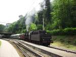 Dampfsonderzug der UEF zum Gautrachtenfest 2010 im Bahnhof Bad Herrenalb kurz vor der Rckfahrt nach Karlsruhe Hbf.