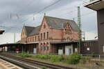 Das Bahnhofsgebäude von Bad Hersfeld am 08.06.2022.