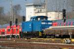 Bf. Bad Kleinen mit der 346 024 der Pressnitztalbahn vor dem RE 3 nach Ludwigslust und dem Stellwerk B1. 02.04.2009