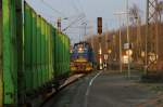 MWB mit MaK G1700 hat leeren Holzzug nach Bad Kleinen gebracht und am Bahnsteig 1 abgestellt.