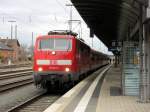 111 031-1 steht am 23. Dezember 2014 mit einer RB nach Kronach im Bahnhof Bamberg.