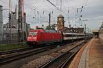Durchfahrt am 05.10.2015 von 101 022-2 mit dem EC 9 (Hamburg Altona - Zürich HB) durch den Badischen Bahnhof von Basel.