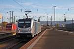 Als Lokzug aus dem Rangierbahnhof von Muttenz fuhr am 10.11.2015 die 187 005-4  BLS Cargo. Die Alpinisten  über Gleis 3 durch den Badischen Bahnhof von Basel, um im nördlichen Vorfeld sich zur 187 004-7 zu gesellen.