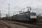 Am Nachmittag des 13.03.2018 fuhr MRCE/TXL ES 64 F4-092 (189 992-1) mit dem  Jan de Rijk -Containerzug aus Rotterdam durchs nördliche Vorfeld vom Badischen Bahnhof von Basel in Richtung Rangierbahnhof Muttenz.