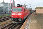 Einfahrt am 25.10.2014 von 185 122-9 mit einem Mischer auf Gleis 3 in Basel Bad Bf gen Rangierbahnhof Muttenz.