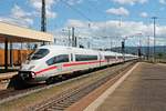 Einfahrt am Nachmittag des 27.07.2015 von NS 406 052-1 (4652)  Arnhem  als ICE 504 (Basel SBB - Köln Hbf) zusammen mit 406 507-4 (4607)  Hannover  als ICE 104 (Basel SBB - Amsterdam Centraal) in