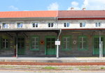 Blick auf das Empfangsgebäude des Bahnhofs Bayerisch Eisenstein am 18.08.2016.