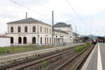 Das Bahnhofsgebäude in Bebra am 05.05.2023.