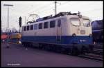 110110 fährt solo am 27.3.1991 durch den Bahnhof Bebra.