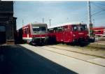 Whrend sich Triebwagen 628 638 einen ganzen Tag ausruhen konnte,  pendelte an einem Sommertag 2003 der Triebwagen 172 001 zwischen Bergen/Rgen und Lauterbach Mole.Hier sind beide Triebwagen in