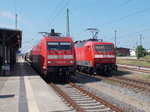 Wer sich auf dem Bahnhof in Bergen/Rügen,gegen 11:04 Uhr,richtig postiert,kann wie ich die Begegnung vom IC 2184 Hannover-Binz mit dem IC 2213 Binz-Stuttgart verewigen.Am 01.Juni 2016 stand ich