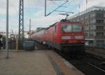 Hier 143 333-3 mit einer RB14 von Senftenberg nach Nauen, bei der Ausfahrt am 1.4.2010 aus Berlin Alexanderplatz.