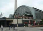 Bahnhof Berlin Alexanderplatz im Juni 2002.
