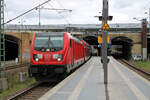 DB 147 011 verlässt mit dem FEX Berlin Gesundbrunnen zur Fahrt nach Berlin Hbf.