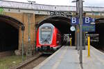 DB 445 009 verlässt Berlin Gesundbrunnen zur Fahrt als RE5 nach Berlin Südkreuz.
