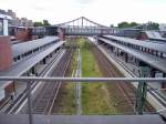 Berlin-Gesundbrunnen, Bahnsteige, im Hintergrund die 'Millionenbrcke' (29.07.2010)