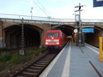 101 080 am Nachtzug CNL 471 bzw. IC 60471 in Berlin Gesundbrunnen. 28.06.2016