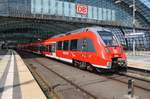 442 841-3 kam am 14.5.2017 zusammen mit 442 345-5 und 442 351-3 als  Cruise Train Berlin  von Warnemünde nach Berlin Ostbahnhof. Soeben wird der Berliner Hauptbahnhof auf dem Weg in die Abstellung nach Berlin Grunewald durchfahren. 
