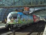 DB Regio 182 002 am 21.03.18 in Berlin Hbf mit dem RE1.