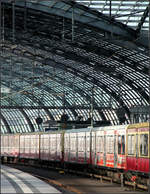 Stahl und Glas -

S-Bahn im Hauptbahnhof von Berlin.

27.02.2019 (M)