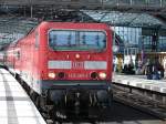 BR 143 065-1 bei der Ausfahrt aus Berlin Hbf Fotografiert. Dieser zug kommt aus Nauen und fhrt weiter nach Senftenberg ber Bln. Karlshorst, Brand (Niederlausitz). Aufgenommen am 05.08.07