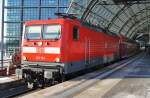 Hier 112 123 mit einem RE1 von Berlin Charlottenburg nach Frankfurt(Oder), bei der Ausfahrt am 30.1.2012 aus Berlin Hbf.