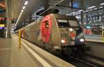 Hier 101 060-2 mit EC179 von Szczecin Glowny nach Praha hl.n., dieser Zug stand am 30.4.2012 in Berlin Hbf.(tief).