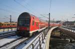 Hier eine RB14 (RB18919) von Nauen nach Berlin Schönefeld Flughafen, bei der Ausfahrt am 26.1.2013 aus Berlin Hbf.