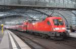 Hier 182 011 mit einem RE1 (RE18172) von Frankfurt(Oder) nach Brandenburg Hbf., dieser Zug stand am 16.2.2013 in Berlin Hbf.