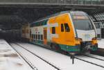 Hier 445 102-7 als RE2 (RE37365) von Cottbus nach Wittenberge, bei der Einfahrt am 10.3.2013 in Berlin Hbf. 