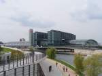 Der neue Hauptbahnhof  Lehrter Bahnhof  macht schon von Weitem einen berwltigenden Eindruck!