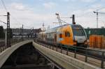 Hier 445 100-1 als RE2 (RE37368) von Wittenberge nach Berlin Ostbahnhof, bei der Ausfahrt am 27.6.2013 aus Berlin Hbf. 