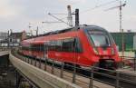 Hier 442 127-7 und 442 132-7 als RB21 (RB18671) von Wustermark nach Berlin Friedrichstraße, bei der Ausfahrt am 26.7.2013 aus Berlin Hbf. 