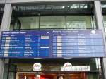 Hier ist die Anzeigetafel des Berliner Hauptbahnhofs. Relativ wenige Versptungen - tja, die Bahn ist meistens pnktlich!