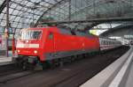 Hier 120 103-7 mit IC2388 von Frankfurt(Main) Hbf. nach Berlin Ostbahnhof, dieser Zug stand am 21.12.2013 in Berlin Hbf.