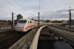 Hier 401 054-2  Flensburg  als ICE694 von Stuttgart Hbf. nach Berlin Ostbahnhof, bei der Ausfahrt am 21.12.2013 aus Berlin Hbf. 