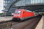 Hier 101 056-0 mit IC147 von Amsterdam Centraal nach Berlin Ostbahnhof, dieser Zug stand am 27.6.2014 in Berlin Hbf.