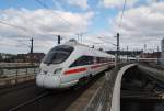 Hier 605 016-5 als ICE381 von Hamburg Hbf. nach Berlin Ostbahnhof mit 605 018-1  Jever  als ICE38 von Østerport st nach Berlin Ostbahnhof, bei der Ausfahrt am 6.4.2015 aus Berlin Hbf. 