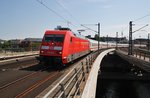101 124-6 erreicht mit dem IC1915 von Berlin Ostbahnhof nach Stuttgart Hbf. den Berliner Hauptbahnhof. (13.5.2016)