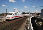 401 567-3  Garmisch-Partenkirchen  ist am 13.5.2016 als ICE693 von Berlin Ostbahnhof nach München Hauptbahnhof unterwegs, hier fährt der Tiebzug gerade in den Berliner Hauptbahnhof ein.