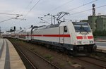 146 571-5 drückt am Morgen des 2.8.2016 den IC2432  Ostfriesland  von Cottbus nach Norddeich Mole aus dem Berliner Hauptbahnhof.